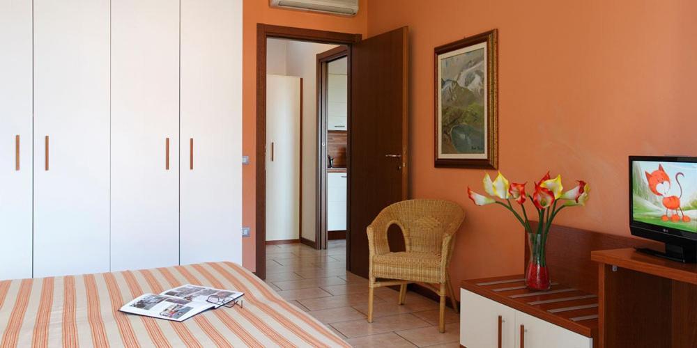 Residence Spiaggia D'Oro Desenzano del Garda Exterior foto