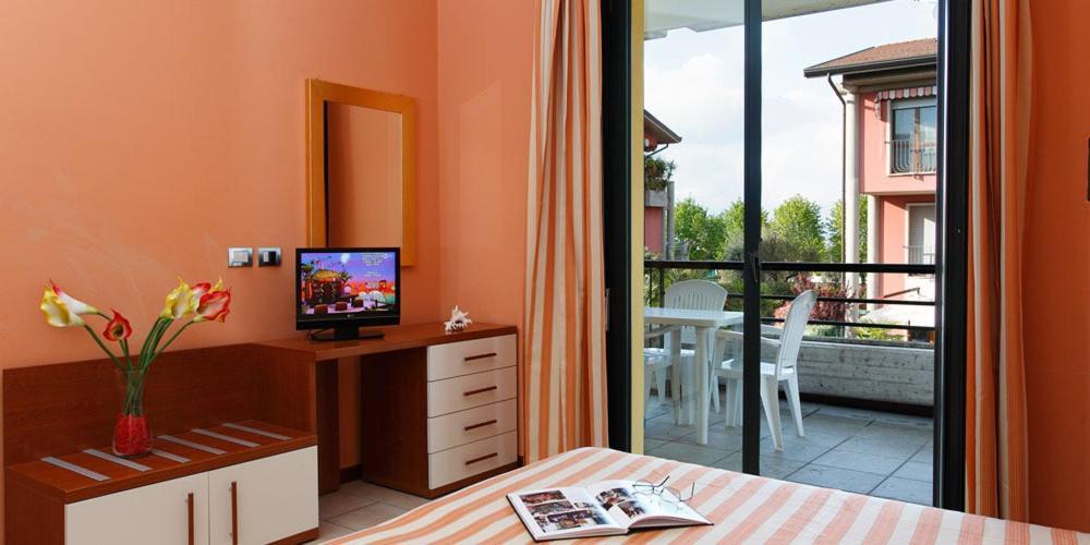 Residence Spiaggia D'Oro Desenzano del Garda Exterior foto