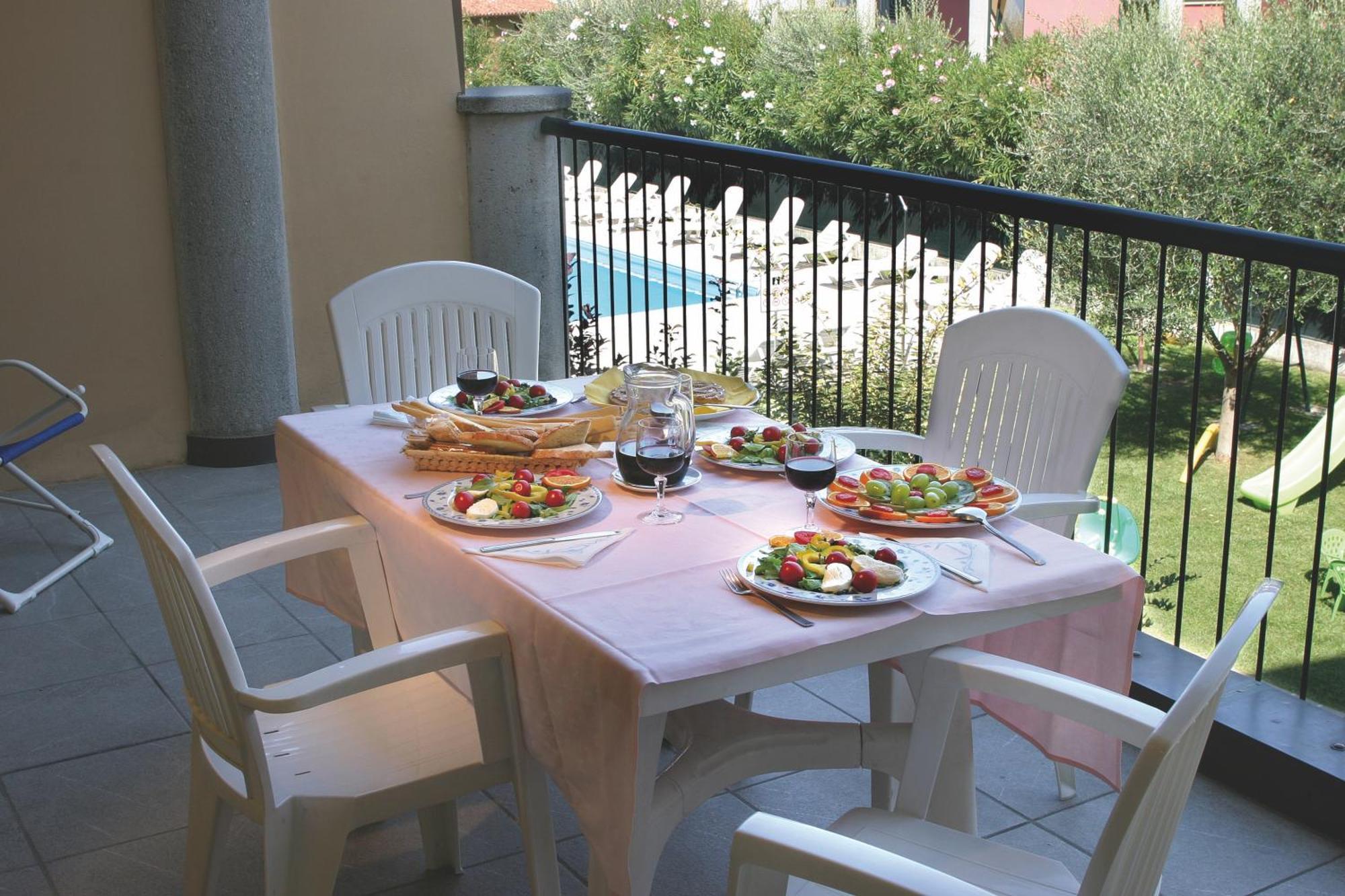 Residence Spiaggia D'Oro Desenzano del Garda Exterior foto