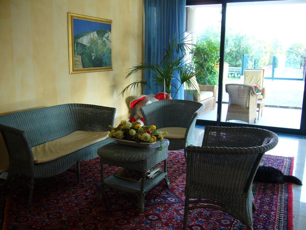 Residence Spiaggia D'Oro Desenzano del Garda Exterior foto