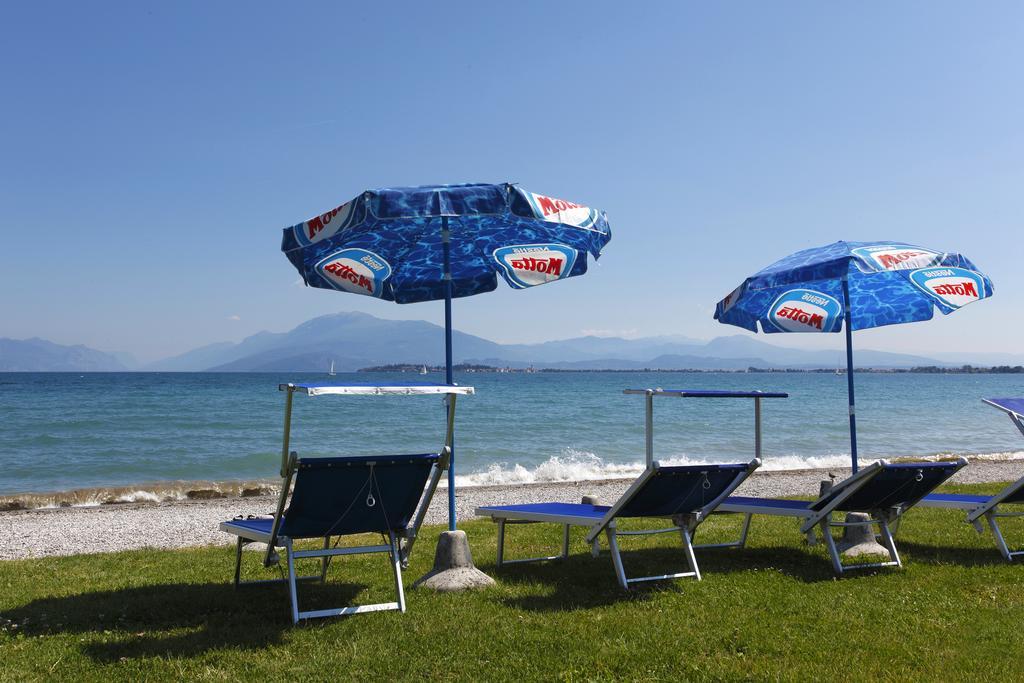 Residence Spiaggia D'Oro Desenzano del Garda Exterior foto